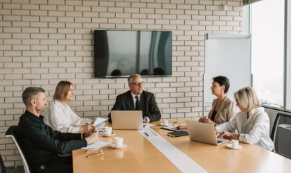 set virtual meeting etiquette