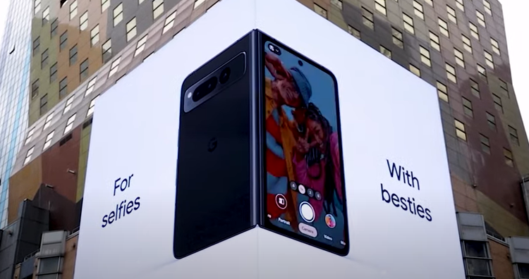 Google- pixel fold billboard