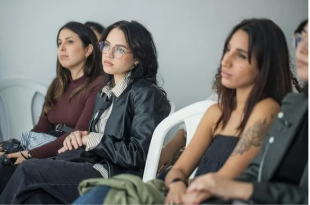 identifies audiences pain points