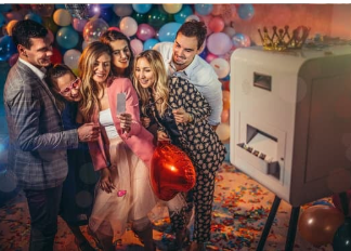 set up a red carpet photo booth